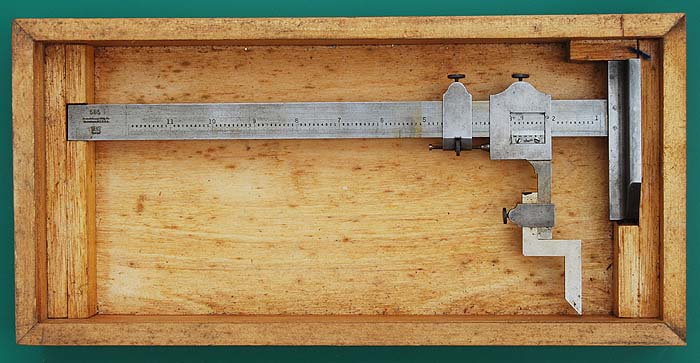  Providence, Rhode Island, USA , 585 vernier height gauge reading to 